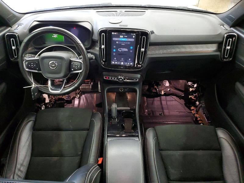 2021 VOLVO XC40 RECHARGE 8
