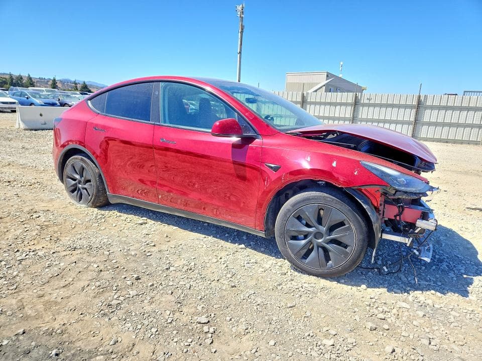 2024 TESLA MODEL Y 4