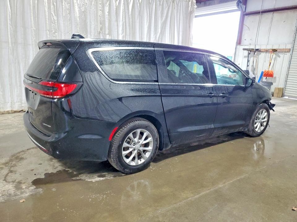 2026 CHRYSLER PACIFICA LIMITED 3