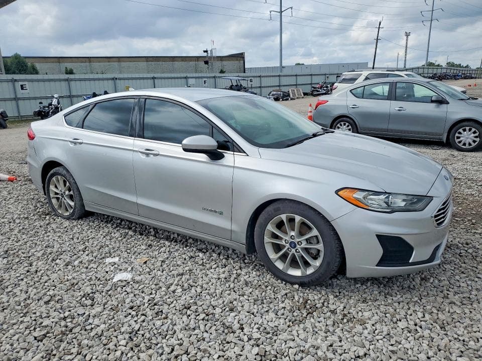 2019 FORD FUSION SE 4