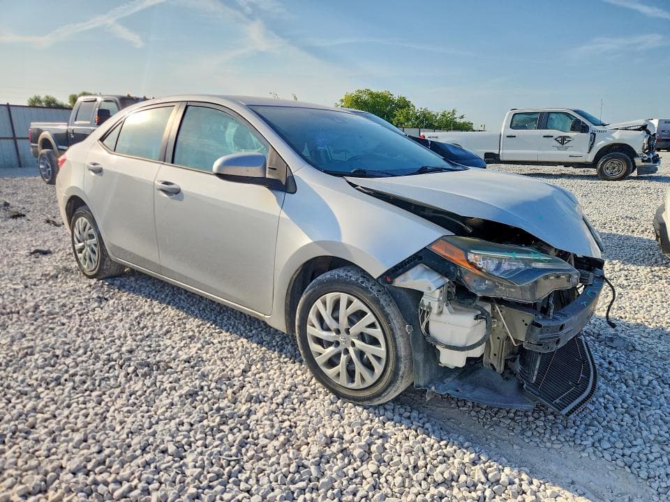 2017 TOYOTA COROLLA LE 4