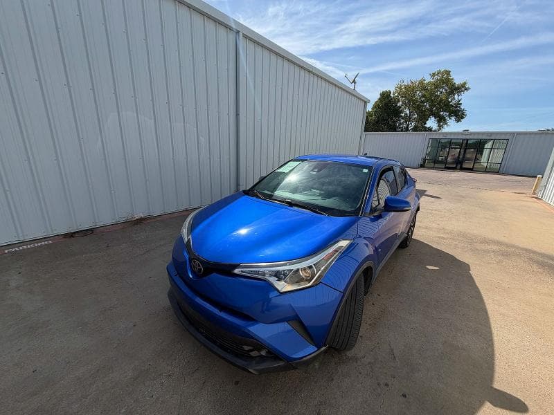2018 TOYOTA C-HR XLE 2