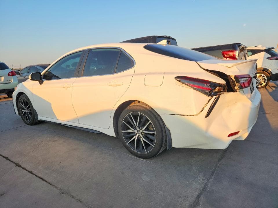 2021 TOYOTA CAMRY SE 2