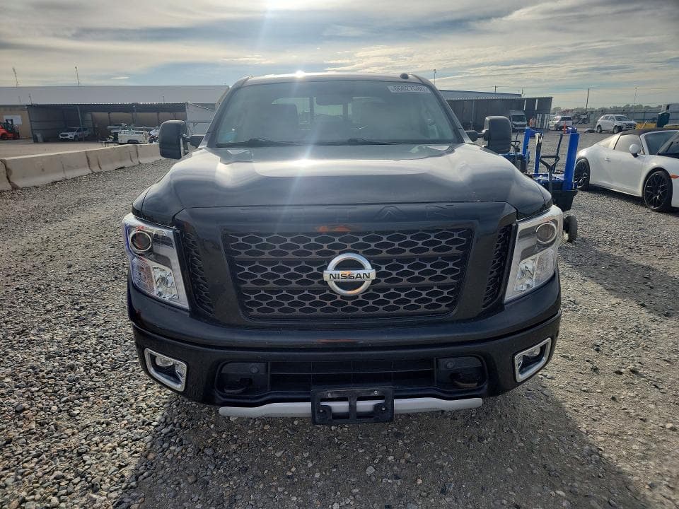 2018 NISSAN TITAN PRO-4X 5