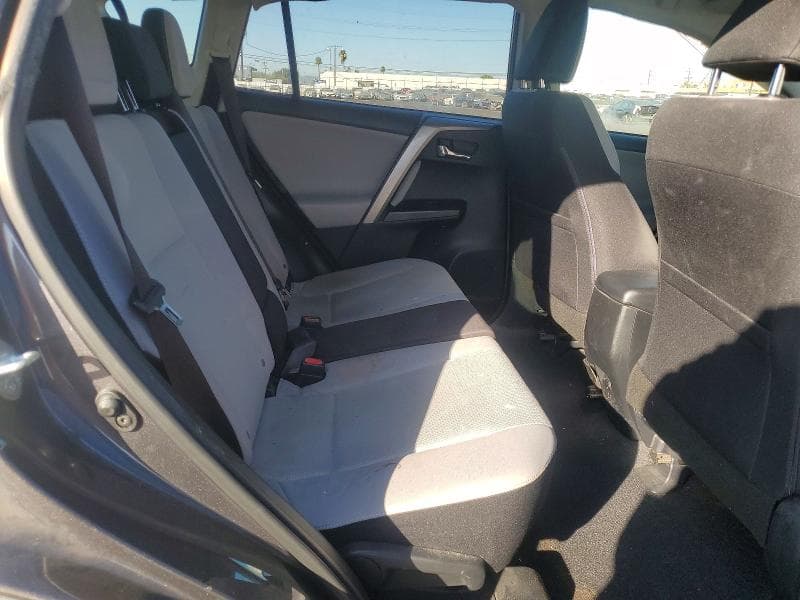 2017 TOYOTA RAV4 XLE 11