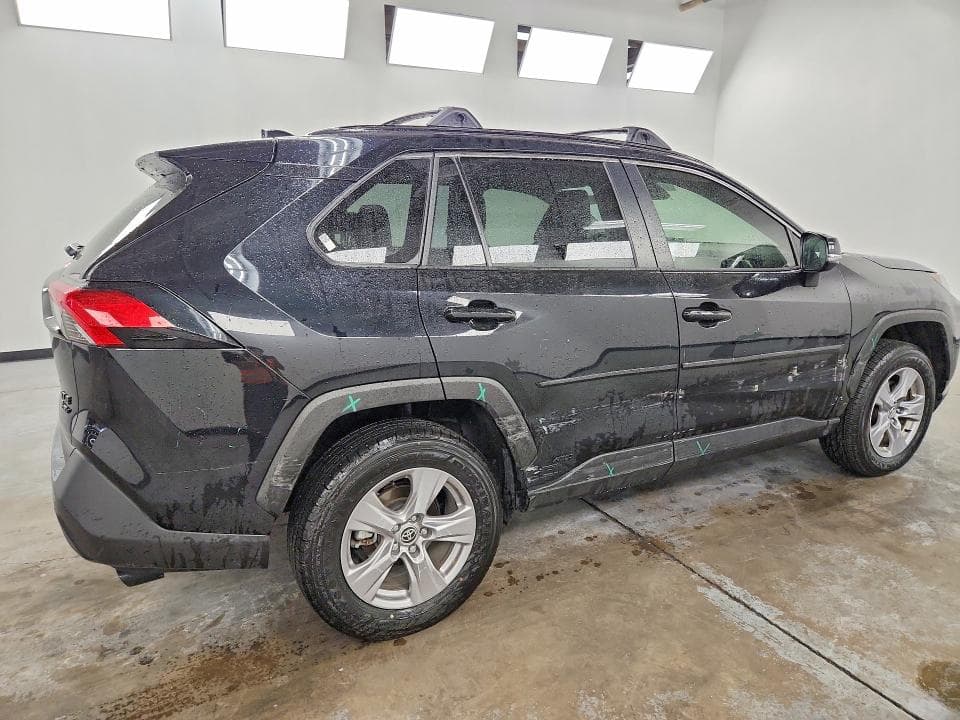 2025 TOYOTA RAV4 HYBRID XLE 3