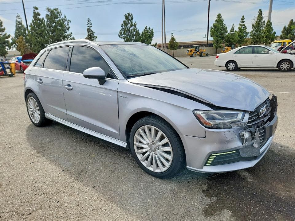 2017 AUDI A3 E-TRON PREMIUM PLUS 4