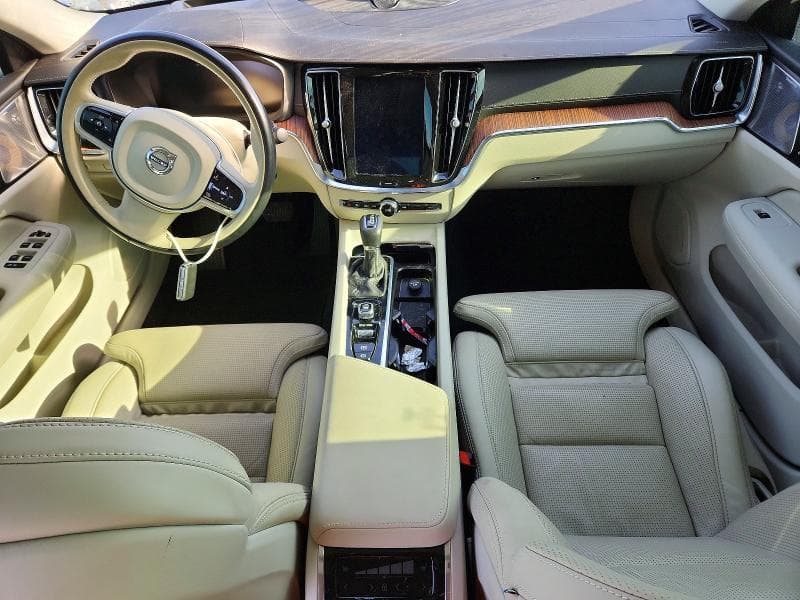 2020 VOLVO S60 T6 INSCRIPTION 8