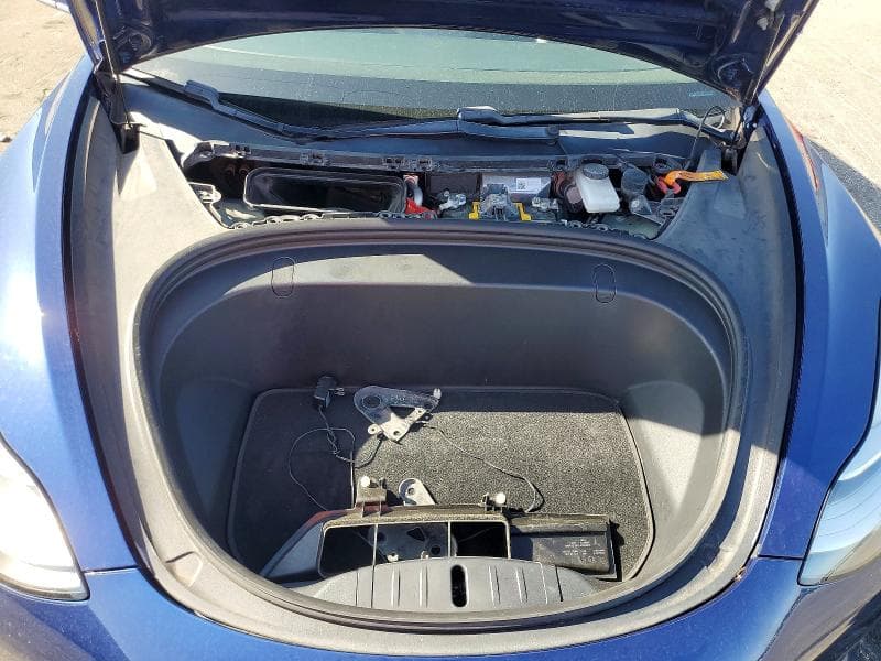2018 TESLA MODEL 3 11