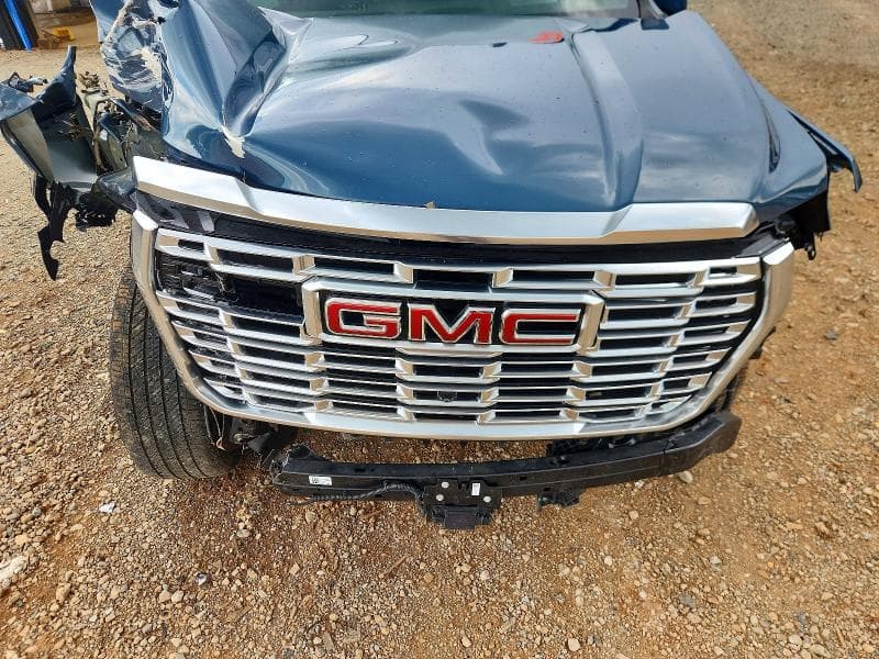 2025 GMC YUKON DENALI 11
