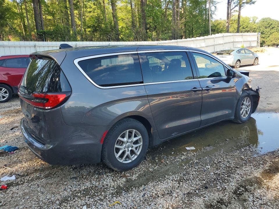 2023 CHRYSLER PACIFICA TOURING L 3