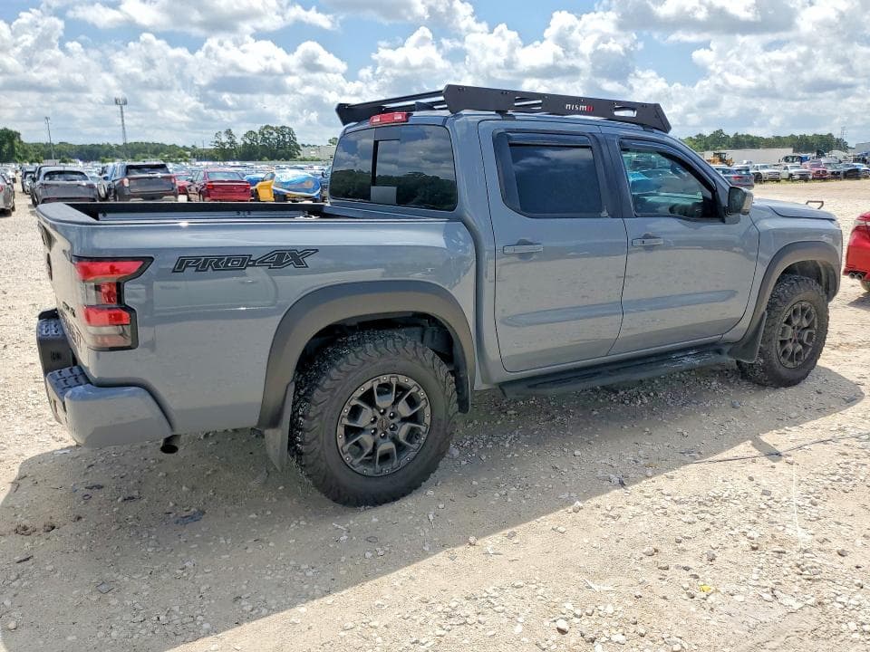 2023 NISSAN FRONTIER PRO-4X 3