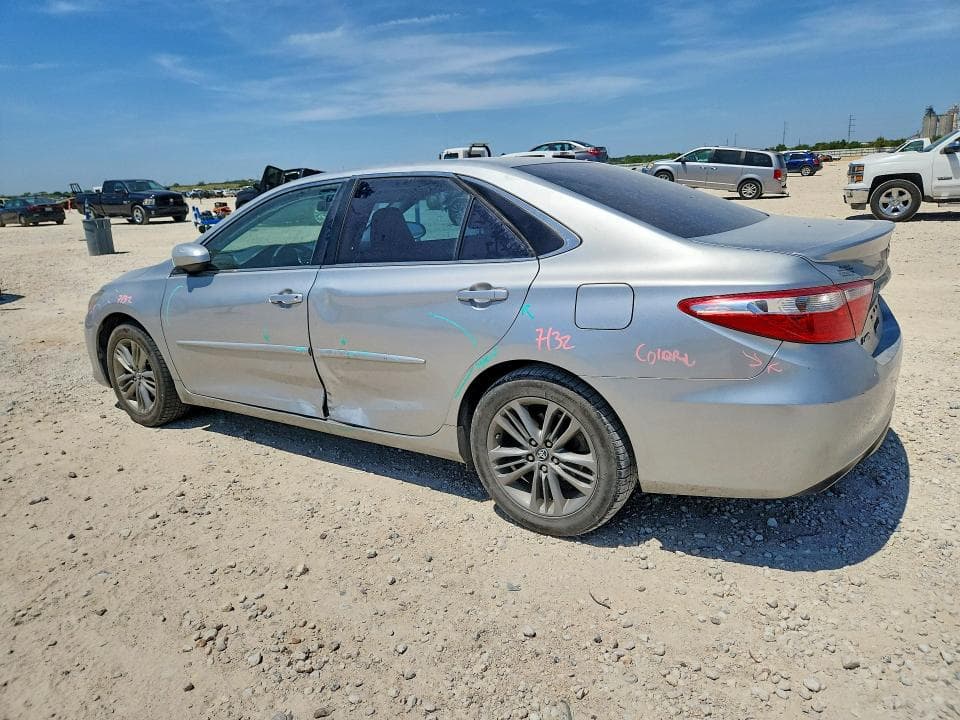 2017 TOYOTA CAMRY SE 2