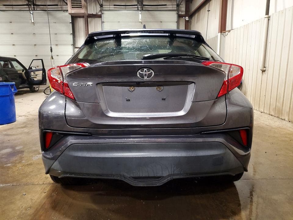 2019 TOYOTA C-HR XLE 6