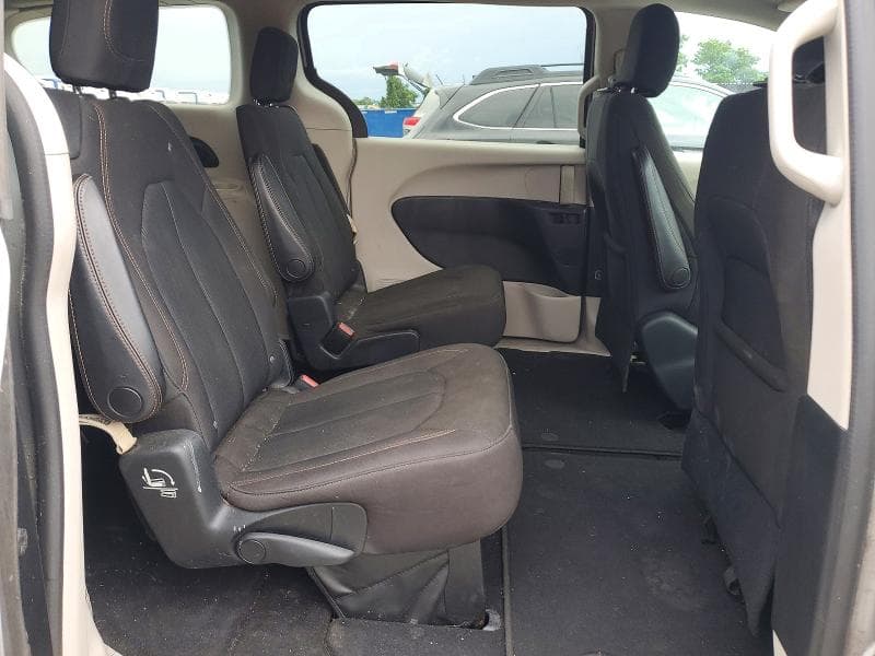 2017 CHRYSLER PACIFICA LX 11