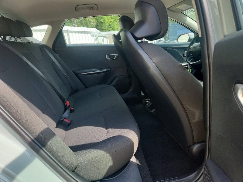 2026 KIA K4 LXS 10