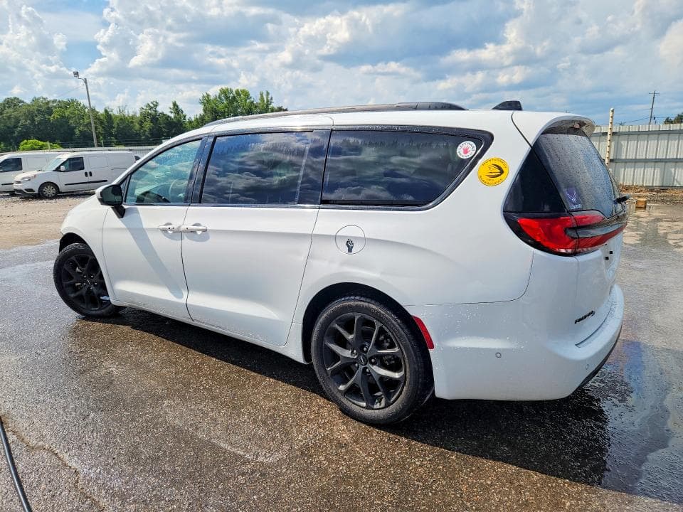 2023 CHRYSLER PACIFICA TOURING L 2
