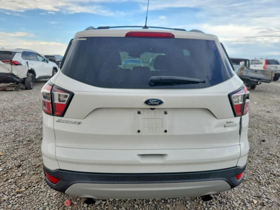 2017 FORD ESCAPE SE 6