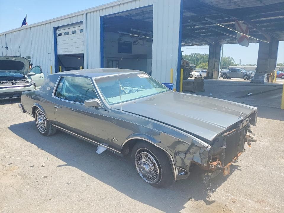 1985 BUICK RIVIERA 4