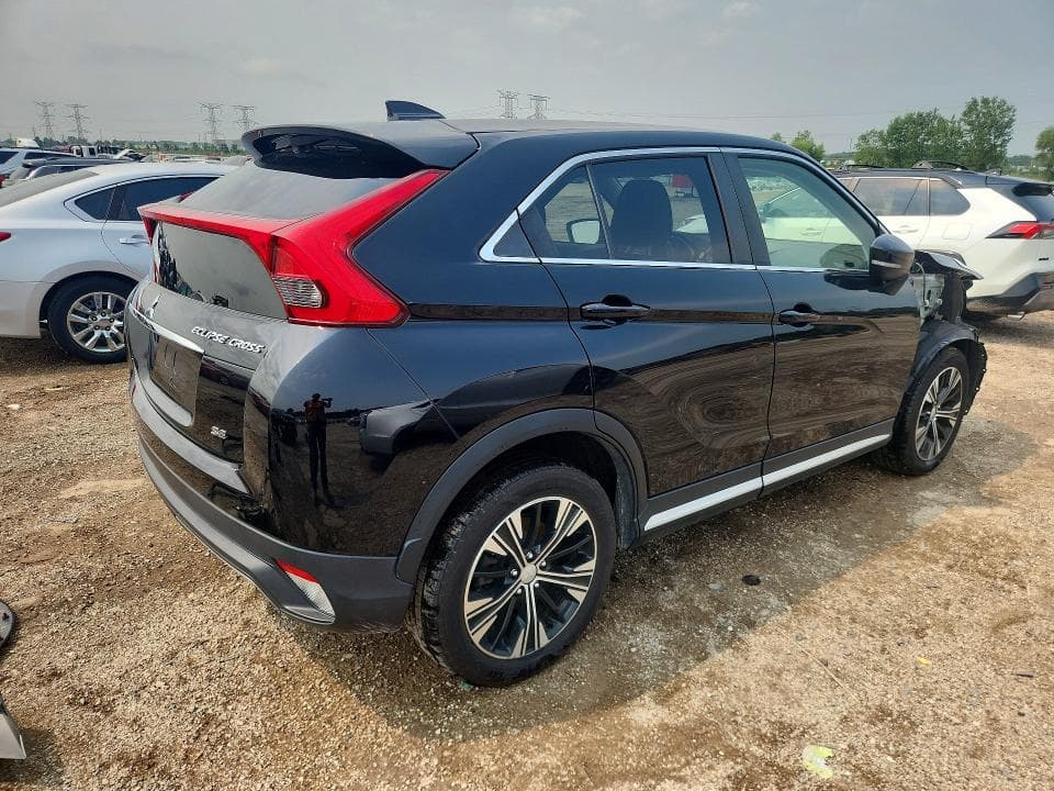 2018 MITSUBISHI ECLIPSE CROSS SE 3