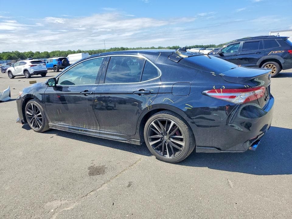 2019 TOYOTA CAMRY XSE 2