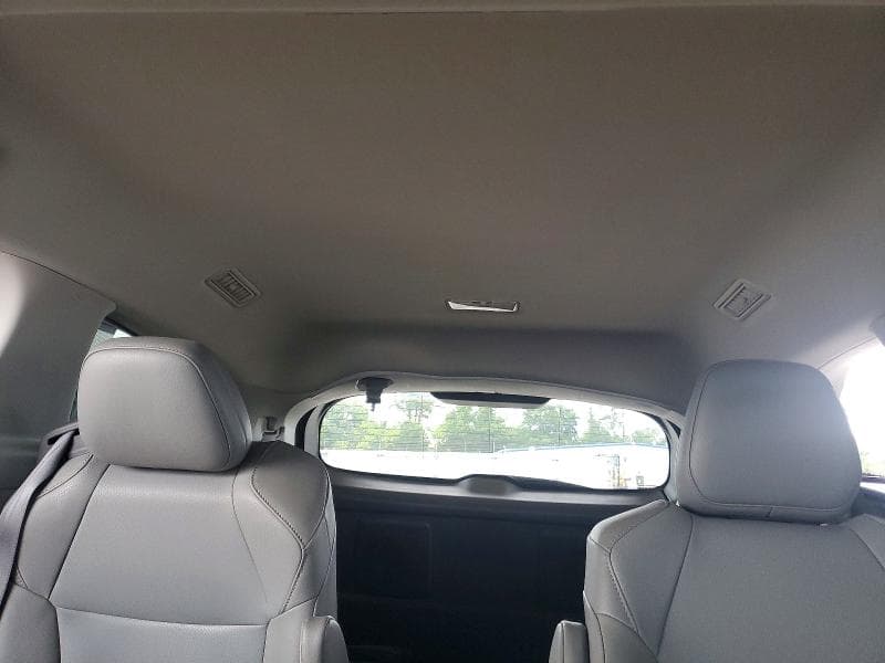 2021 TOYOTA SIENNA XLE 10
