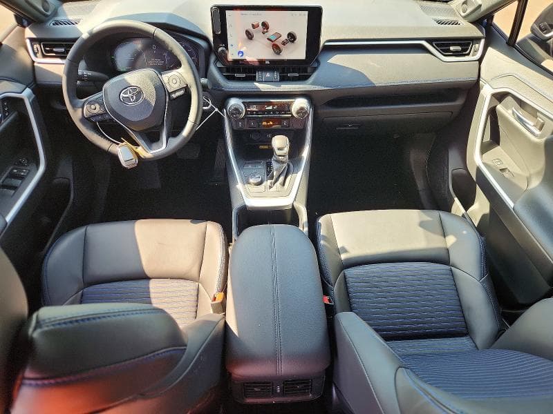 2025 TOYOTA RAV4 XSE 8
