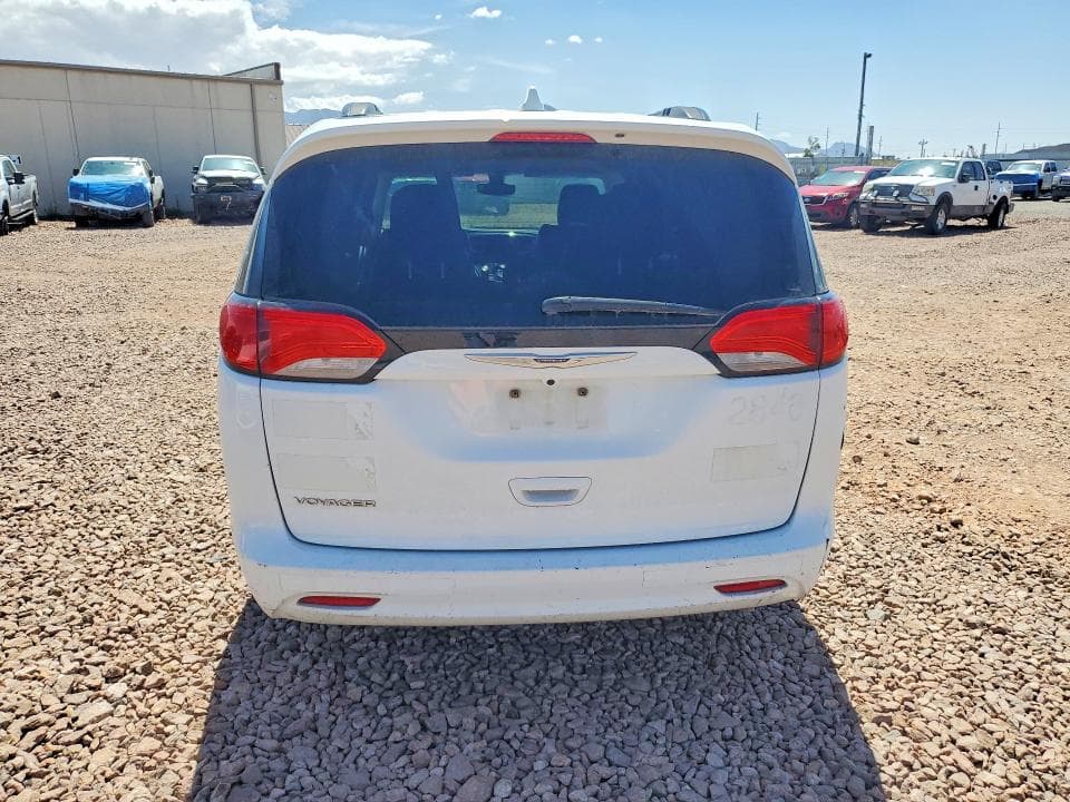 2020 CHRYSLER VOYAGER LXI 6