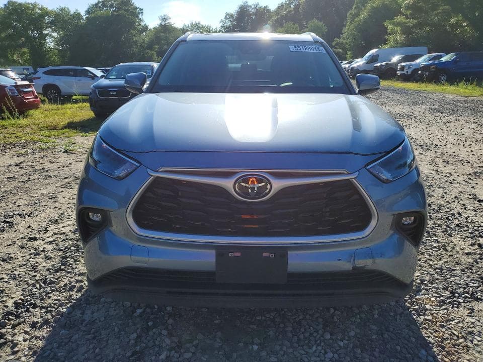 2023 TOYOTA HIGHLANDER XLE 5