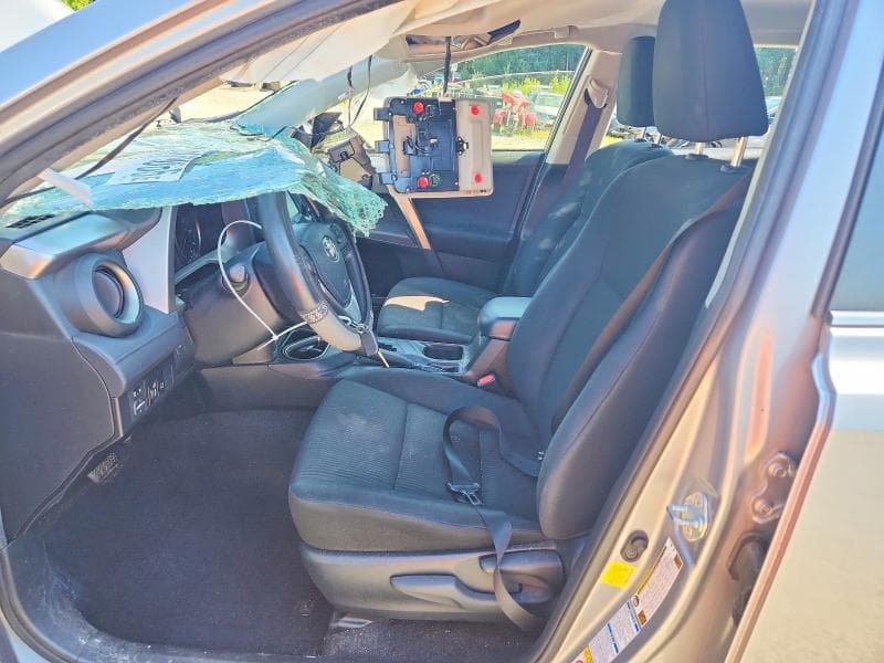 2018 TOYOTA RAV4 LE 7