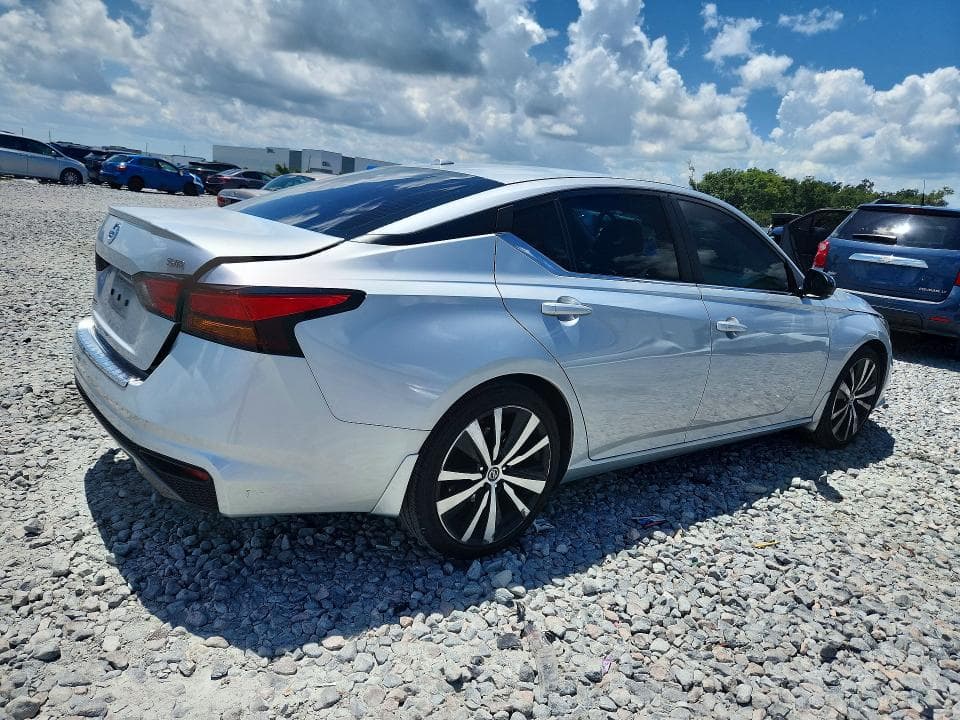 2019 NISSAN ALTIMA SR 3