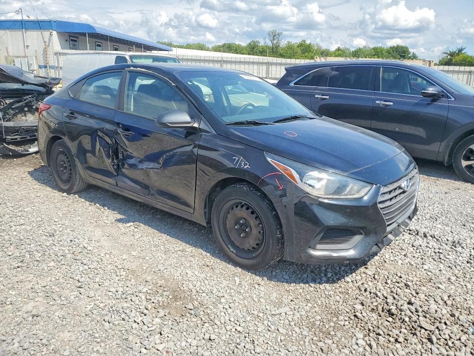 2018 HYUNDAI ACCENT SE 4