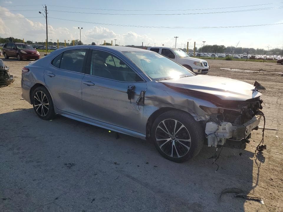 2019 TOYOTA CAMRY SE 4