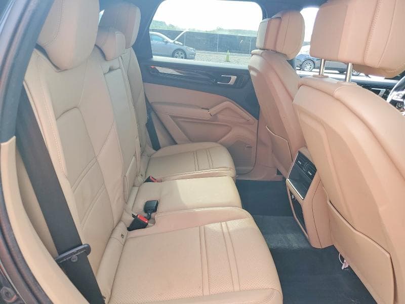 2021 PORSCHE CAYENNE 10