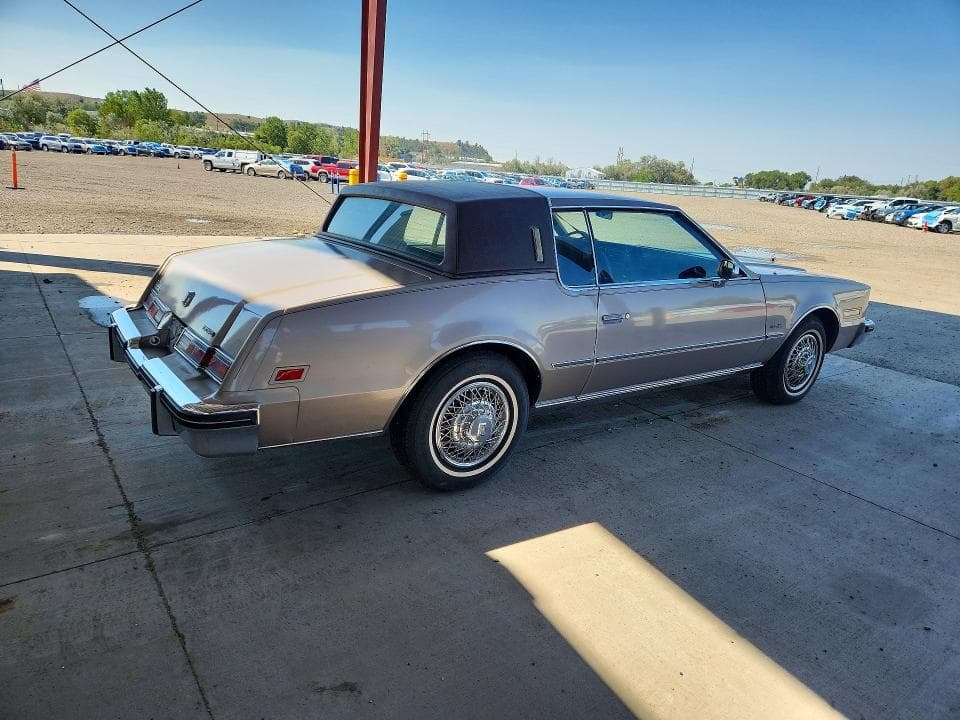 1984 OLDSMOBILE TORONADO BROUGHAM 3