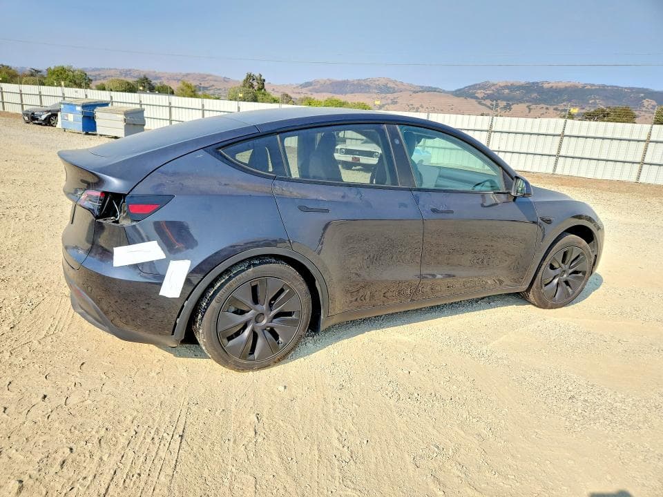 2025 TESLA MODEL Y 3