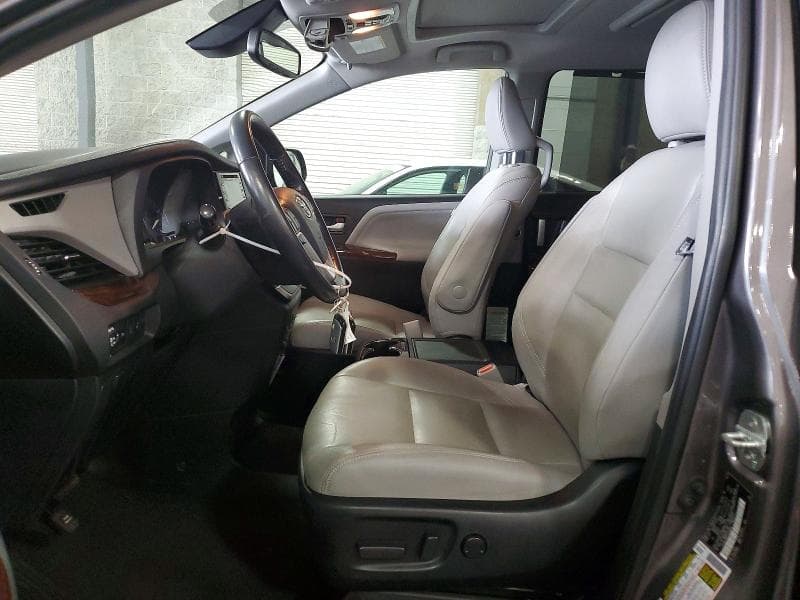 2020 TOYOTA SIENNA LIMITED PREMIUM 7-PASSENGER 7
