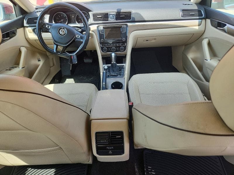 2017 VOLKSWAGEN PASSAT SE 8