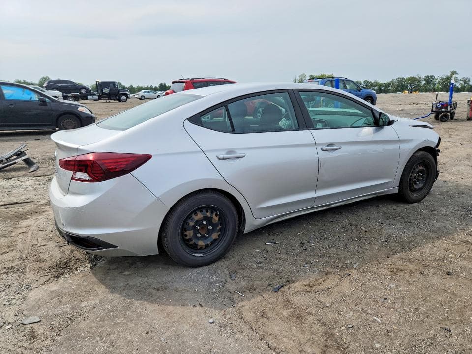 2019 HYUNDAI ELANTRA SE 3