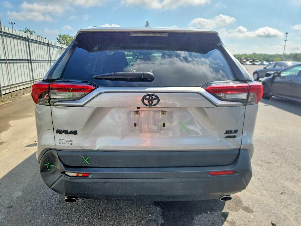 2019 TOYOTA RAV4 XLE 6