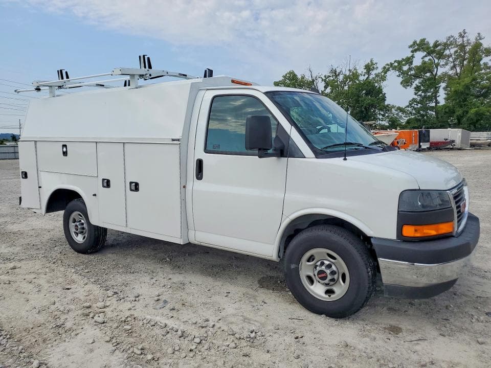2025 GMC SAVANA CUTAWAY G3500 4