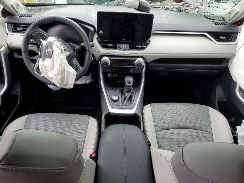 2025 TOYOTA RAV4 LIMITED 8