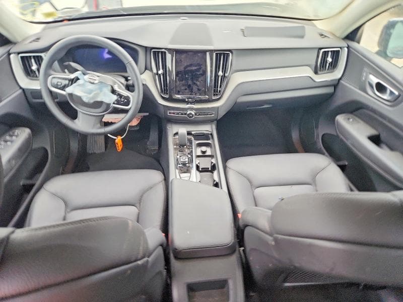 2025 VOLVO XC60 PLUS 8