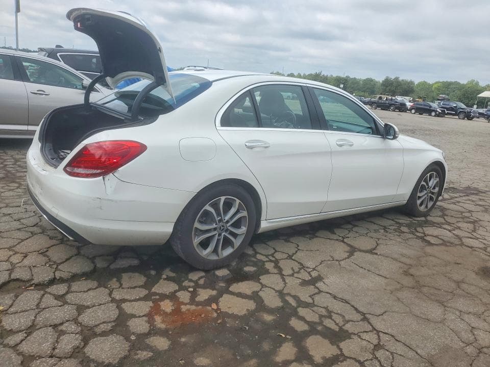 2018 MERCEDES-BENZ C 300 3