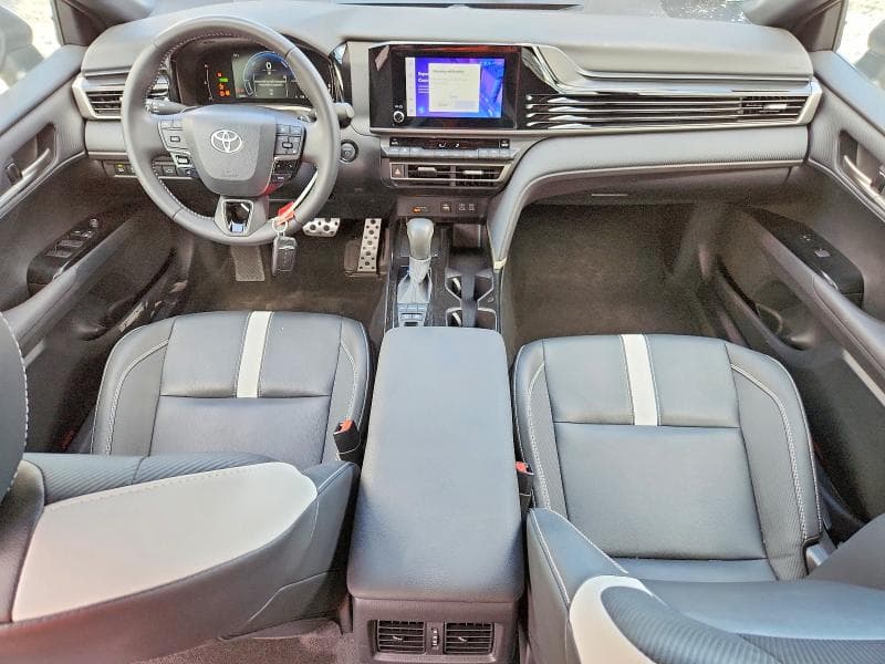 2025 TOYOTA CAMRY SE 8