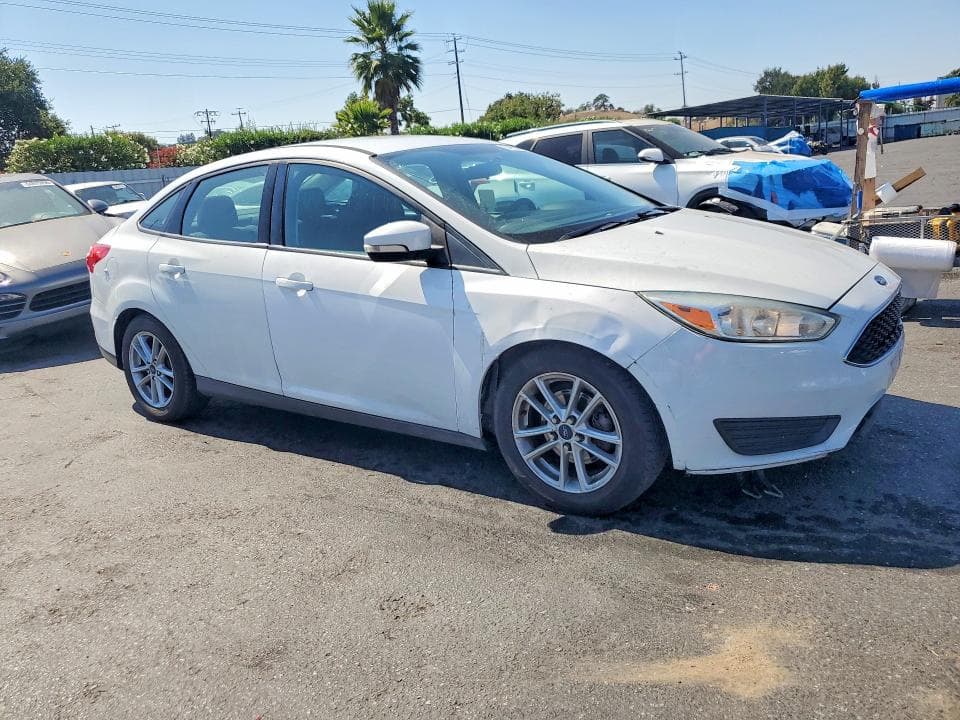 2017 FORD FOCUS SE 4
