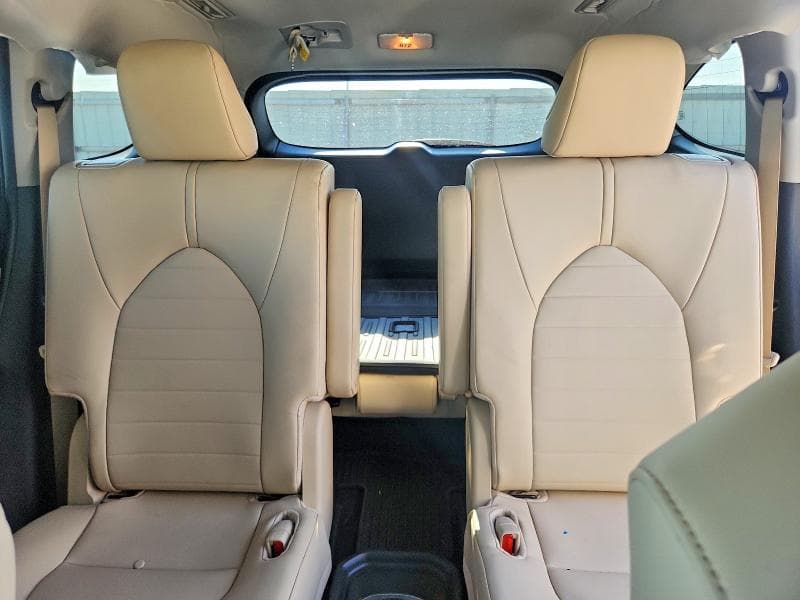 2025 TOYOTA HIGHLANDER HYBRID XLE 10
