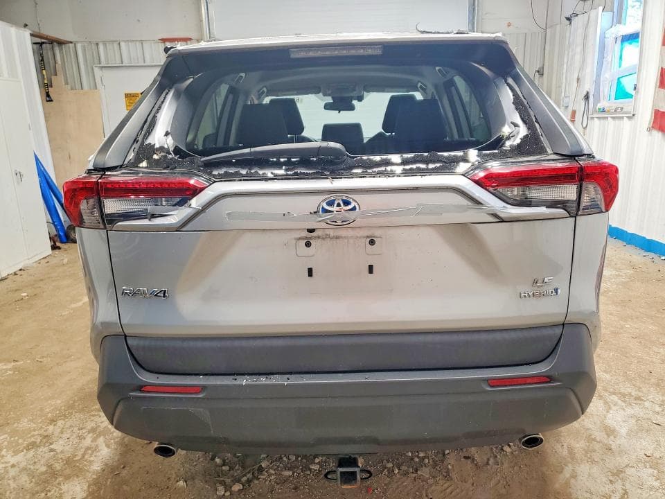 2020 TOYOTA RAV4 LE 6
