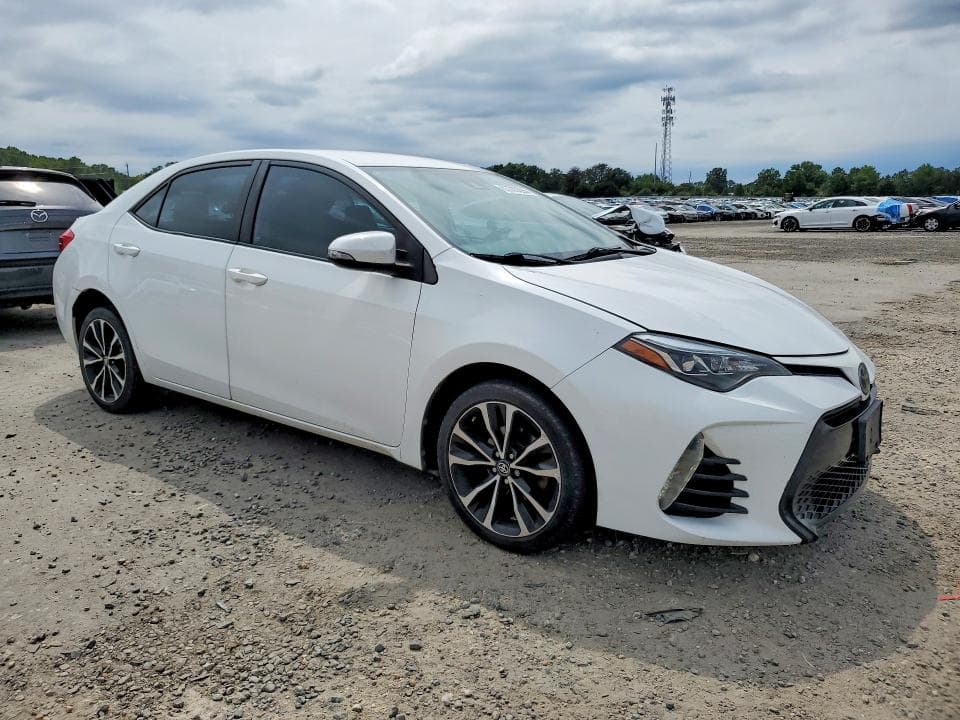 2017 TOYOTA COROLLA SE 4