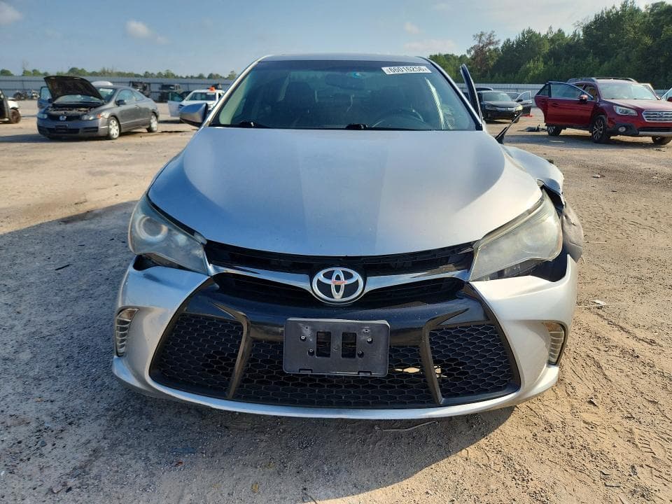 2017 TOYOTA CAMRY SE 5